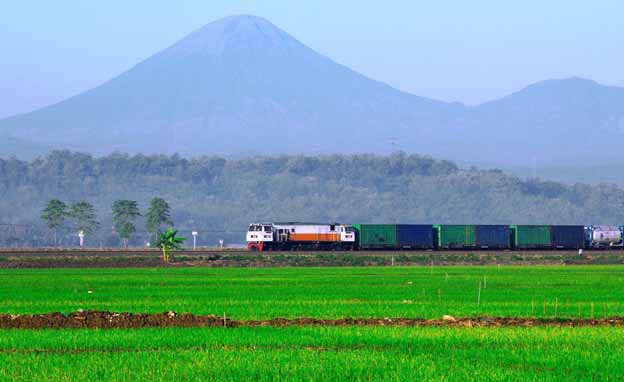 KAI Logistik  Dorong Logistik Ramah Lingkungan dan Tata Kelola Berintegritas