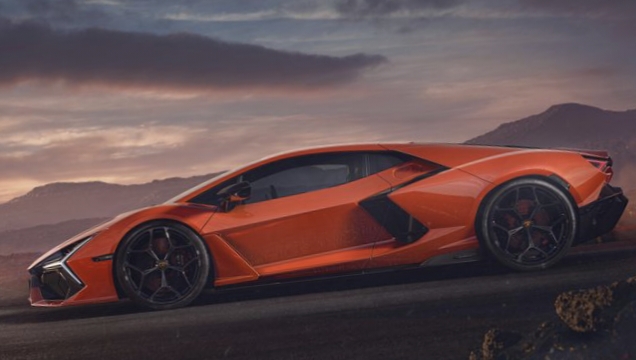 Lamborghini Revuelto Meluncur, Super Sport Terbaru Lebih Perkasa dengan Fitur Teknologi Canggih Terdepan