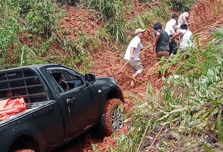 Akses Jalan Rusak, Warga Tiga Desa di Seluma Utara Berharap Pemerintah Bertindak...