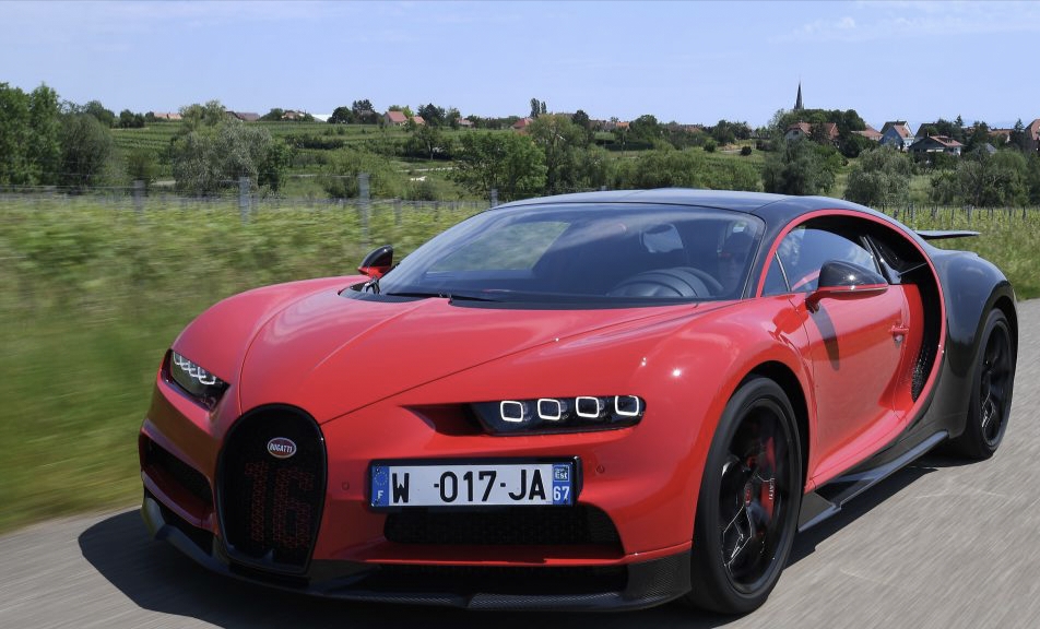 Bugatti Chiron Keunggulan, Rekor dan Kemewahan yang Eksklusif Hanya Orang Tertentu Pemiliknya