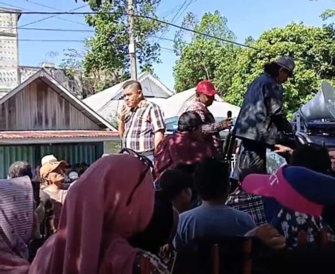 Ratusan Massa Demo KPU BS, Pertanyakan Status TMS Reskan Effendi