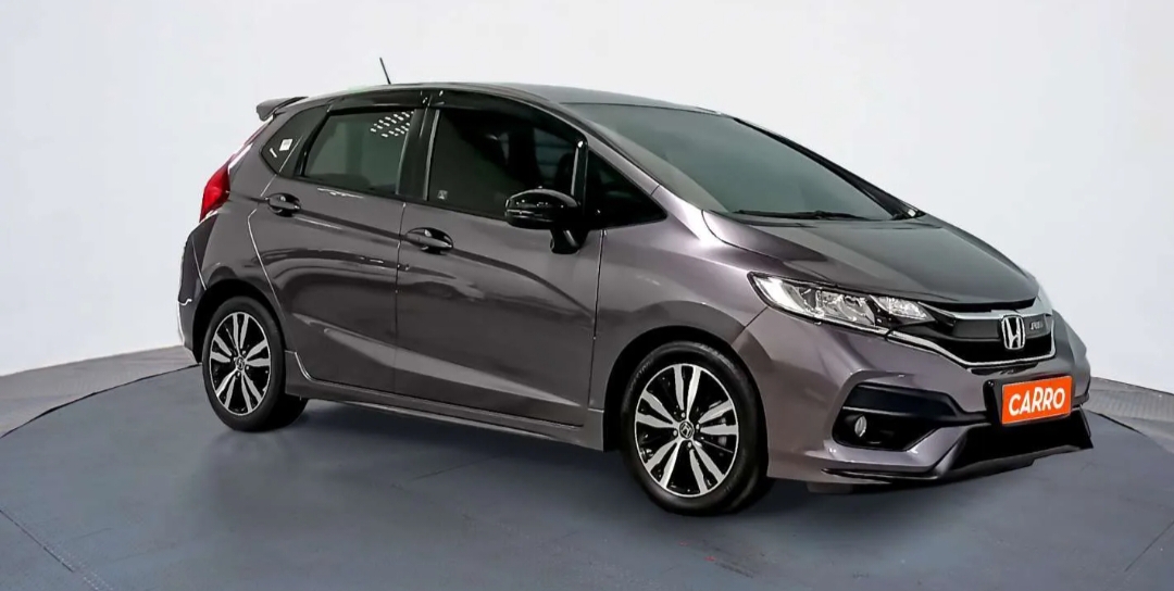 Honda Jazz RS AT Masih Menjadi Primadona di Pasar Otomotif Memikat Banyak Penggemar 