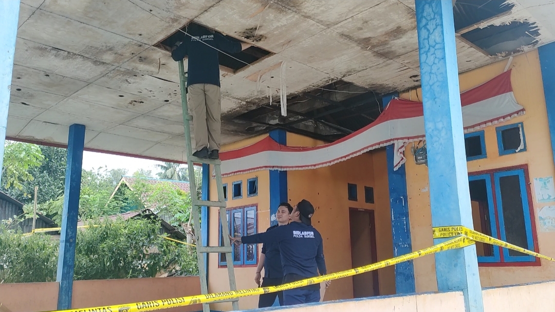 Apakah Kebakaran Kantor Desa Muara Danau Disengaja, Polres Periksa Saksi.  Datangkan  Puslabfor Polda Sumsel