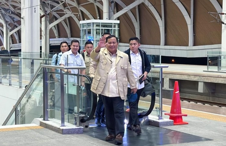 Tunjukkan Dukungan ke Transportasi Publik, Dua Hari Presiden Prabowo Gunakan Whoosh