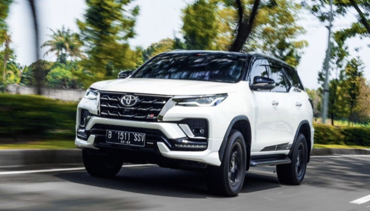 Toyota Fortuner GR Sport, Kombinasi Fitur Sistem Baru Performa Mesin Tangguh Penakluka Medan! 