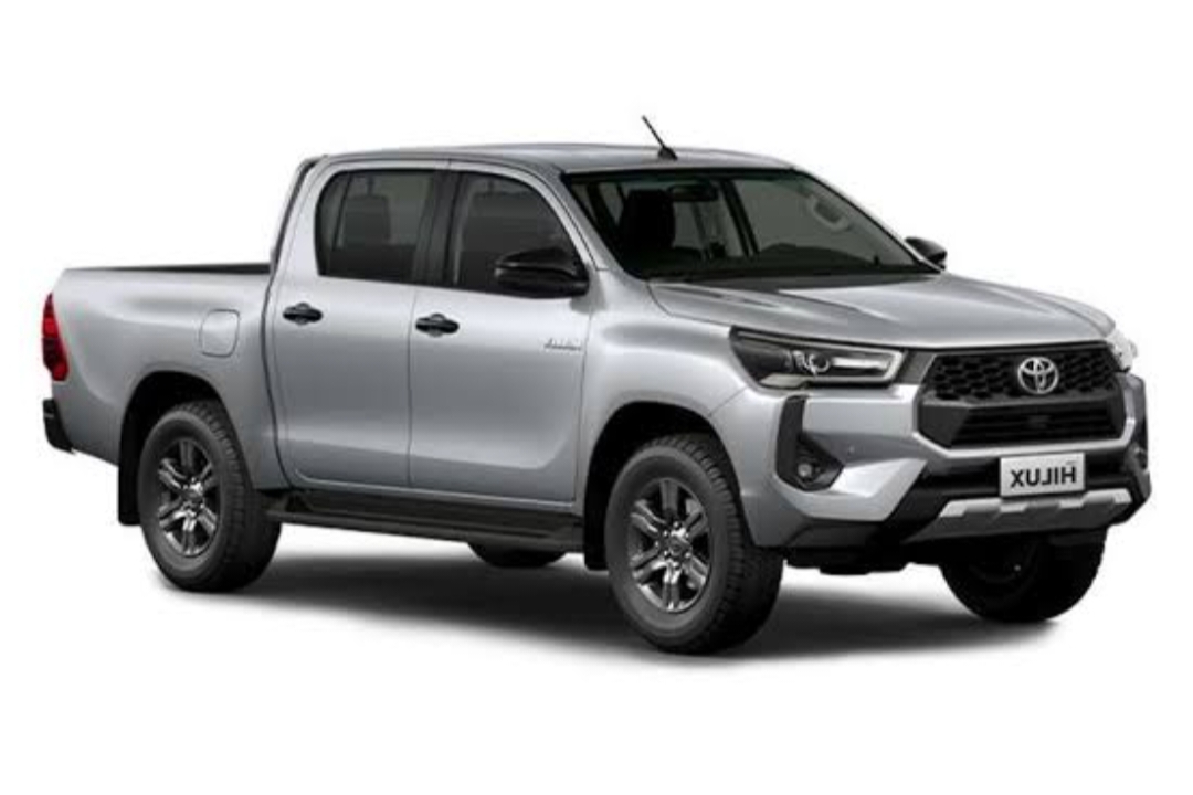 Toyota Hilux Mobil Desain Tinggi dan Bertenaga, Double Cabin Andalan di Segala Medan