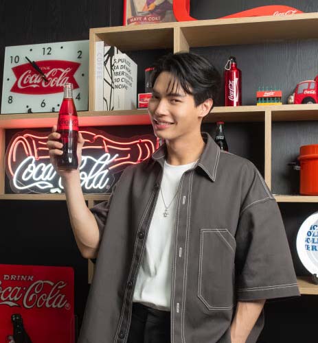  Coca-Cola Gandeng Mega Bintang Asia, Win Metawin. Luncurkan ‘A Recipe For Magic’