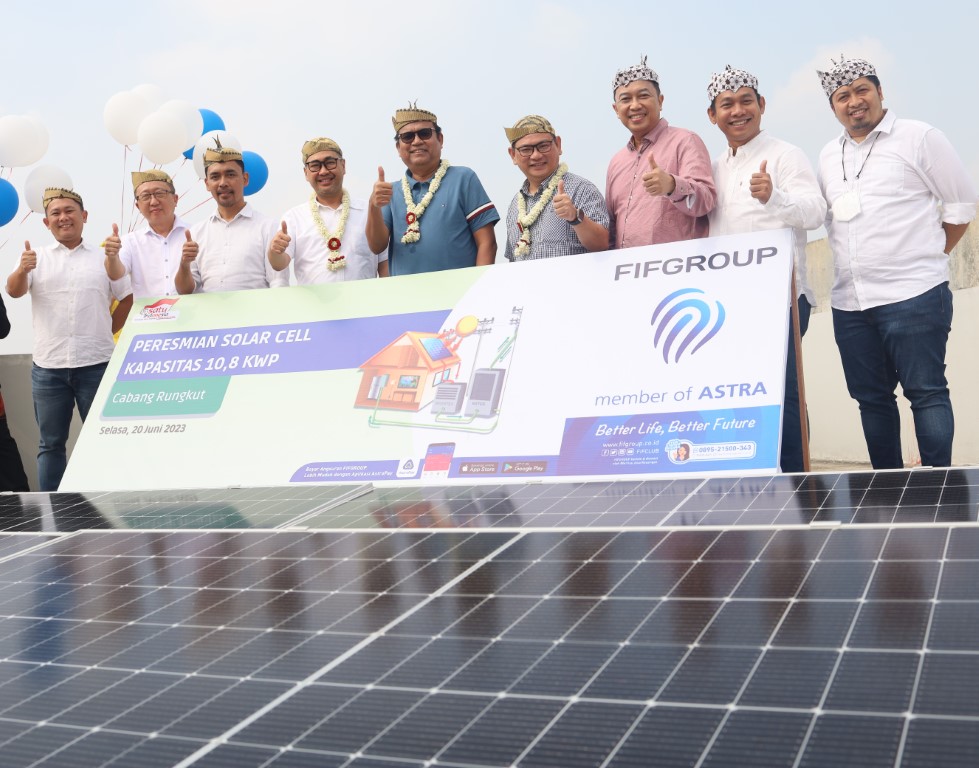  Gerakan Dukung Energi Terbarukan,  Sudah 12 Panel Solar Dipasang FIFGROUP   