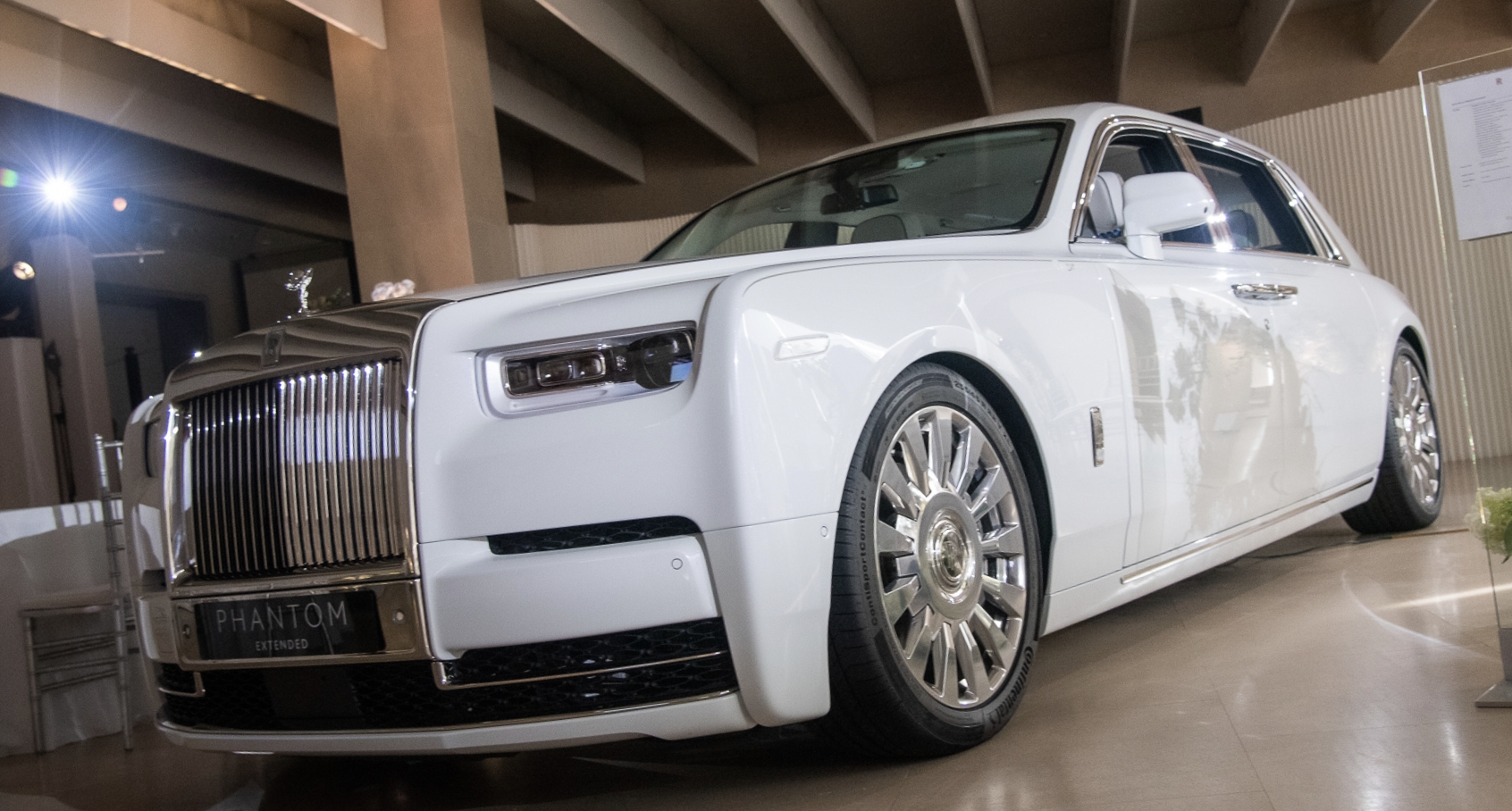 Rolls Royce Phantom Kendaraan Super Sport Produksi Inggris Memiliki Kecanggihan, Keunggulan di Dunia Otomotif