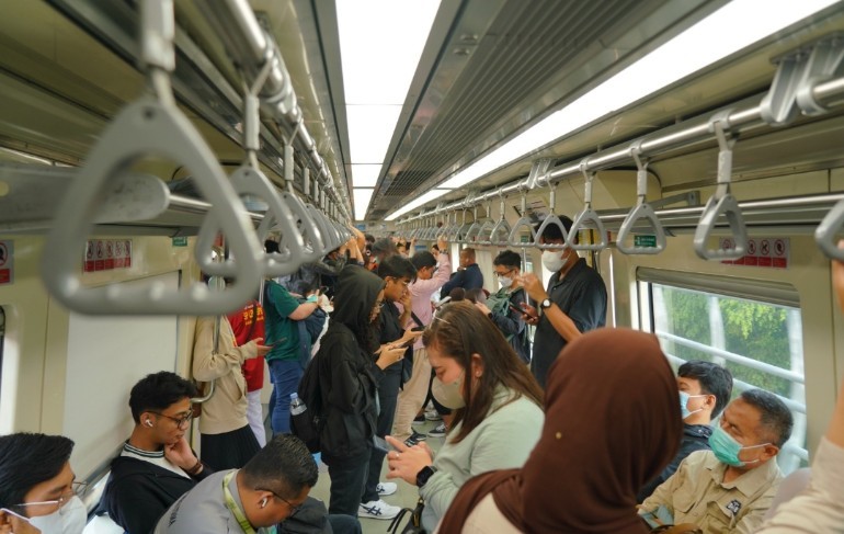  KAI Layani 2,7 Juta Pengguna LRT Jabodebek Selama Juli, Naik 18 Persen
