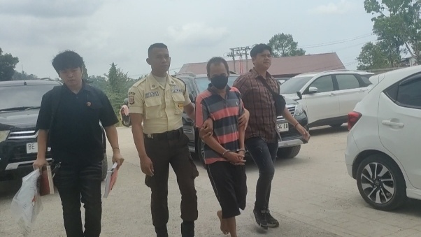 Jadi Tersangka  Penipuan MBG, Kades Lubuk Betung Dinonaktifkan Sementara