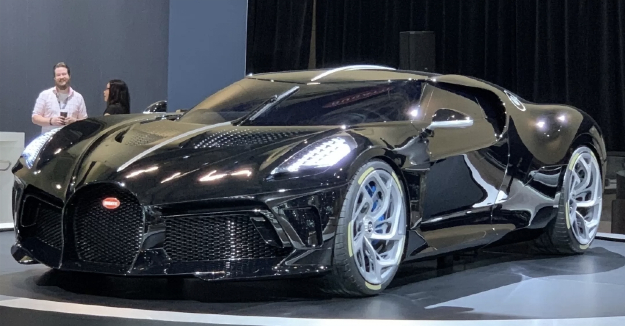 Bugatti La Voiture Noire Mobil Super Sport Termahal, Populer di Dunia Kombinasi Kecepatan Tanpa Tanding