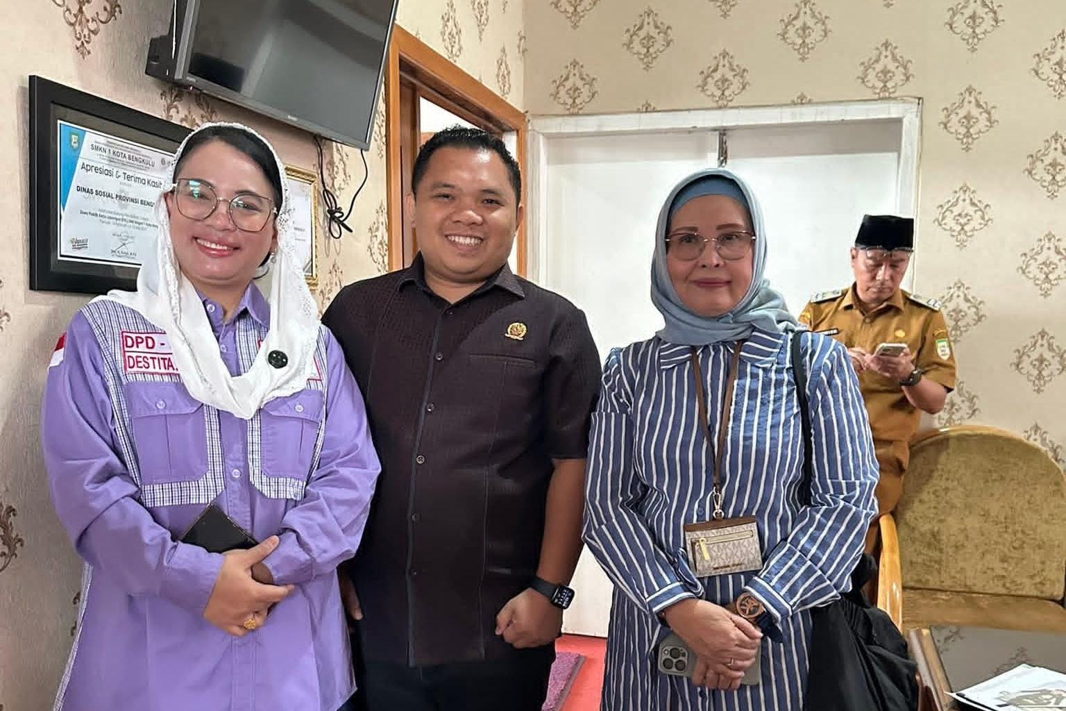 Hendri Satrio: Perangkat Desa Tidak Sepatutnya Terima Bansos, Ada Di Seluma?