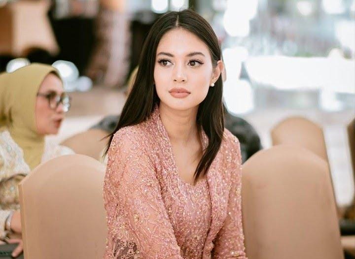 Aurelie Moeremans Ungkap Trauma Child Grooming Lewat Memoar Broken Strings, Dukungan Artis Mengalir Deras