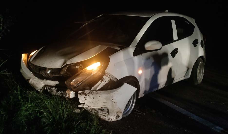  Hondra Brio Tabrak tebing, Diduga Gagal Menyalip dan  Pecah Ban