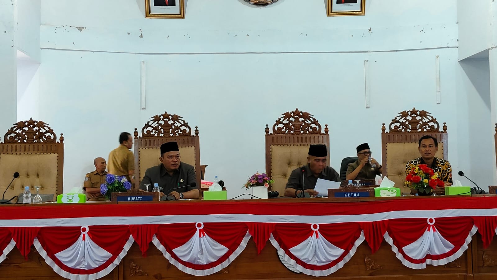 Galeri DPRD Seluma Gelar Paripurna Pandangan Fraksi Terhadap 6 Raperda