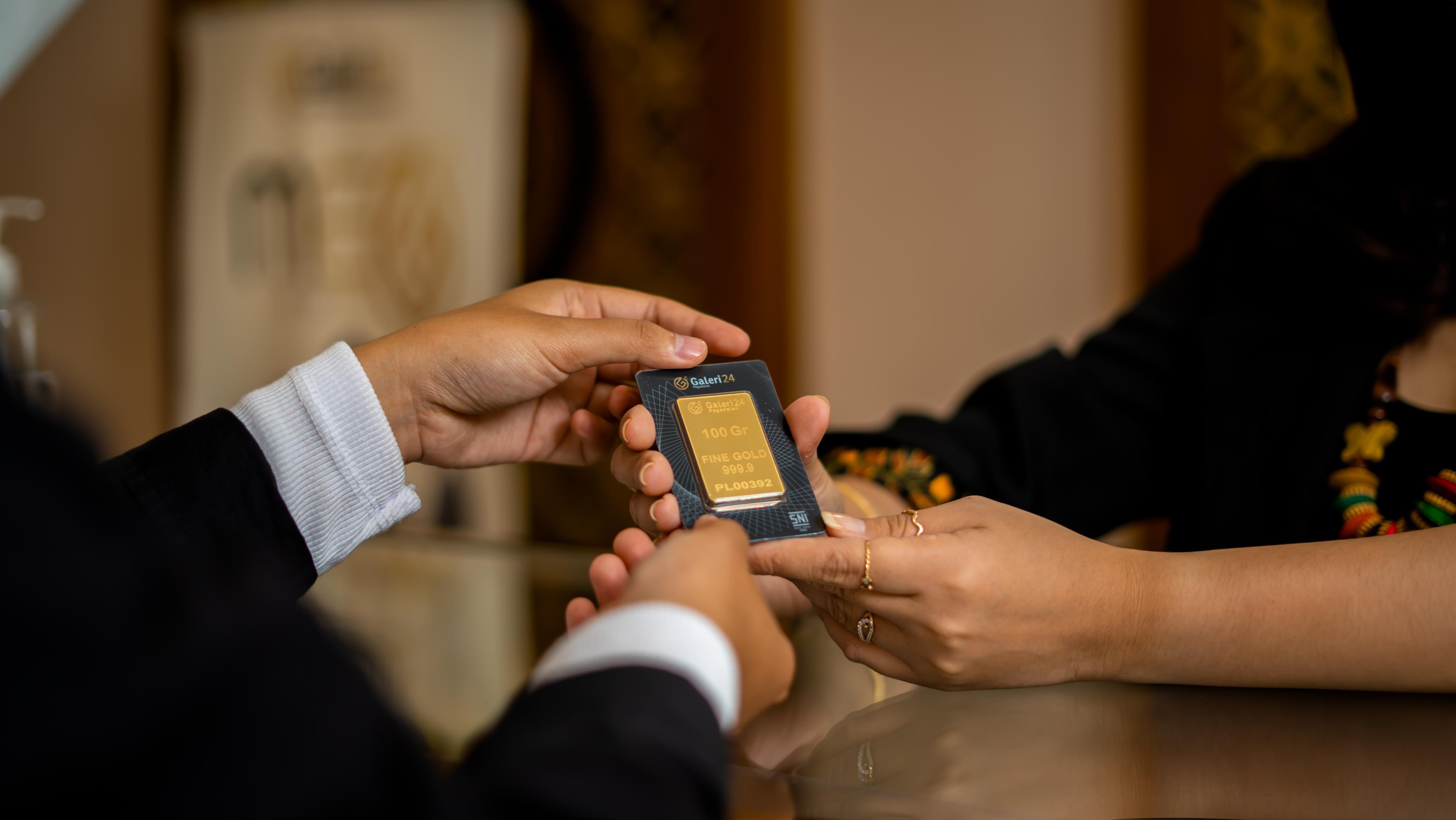 Pegadaian Jamin Emas Masyarakat di Pegadaian