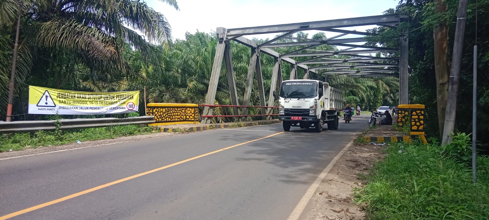 Saat Perbaikan Jembatan Siabun Seluma, Truk Angkutan Dilarang Operasi