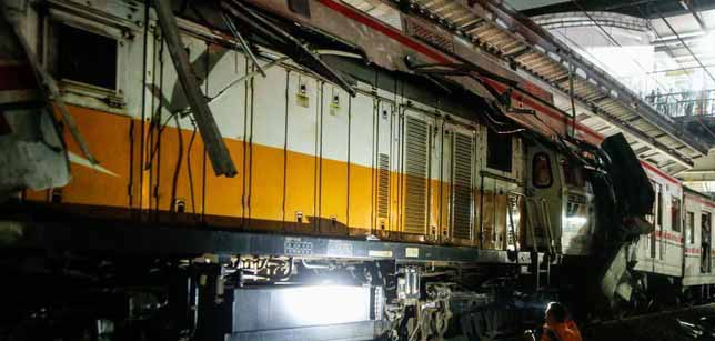   7 Orang Tewas di Kecelakaan Kereta Api Bekasi, Ada yang  Terjepit