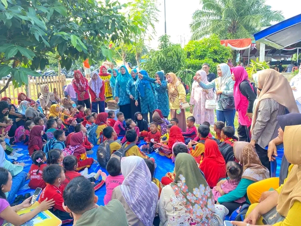 Tingkatkan Gemar Membaca, Perpustakaan Keliling Hadir Bujian Dusun di Manna