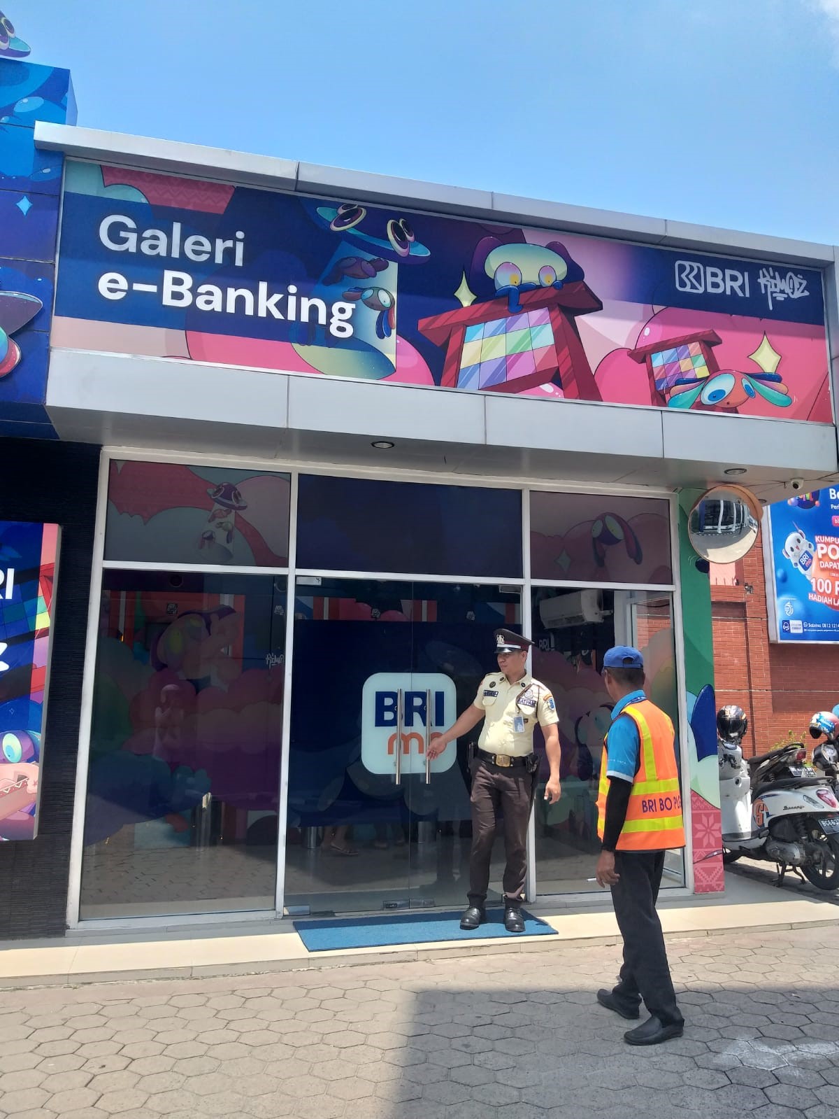  Mau Tarik Tunai Gampang, Dimana Saja Ada ATM BRI