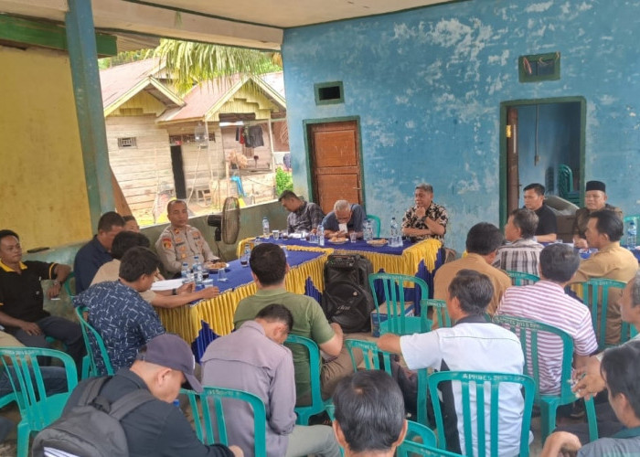 Jalan Diblokir Warga, PT. MPA Janji Perbaiki dan Kerahkan Alat Berat