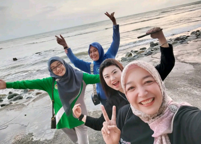 Kunjungi  Pantai Pasar Bawah, Keindahannya Mengundang  Siapa Saja Yang Berkunjung