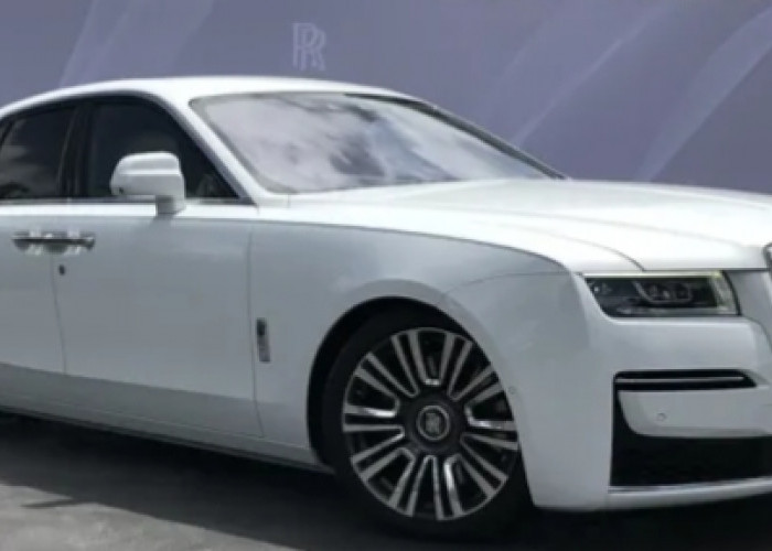 Produsen Mobil Otomotif Prancis Siap Luncurkan Rolls-Royce Ghost 2024 Terbaru dengan Fitur Sistem Otomatis