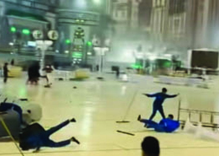 VIRALL VIDEO , Mekkah Diterjang Badai Petir dan Badai Ekstrem