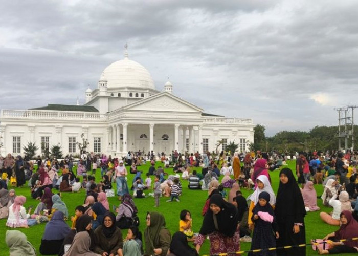 Walau Panas dan Terik, Wisata Baru Pendopo Bengkulu Ramai Dikunjungi