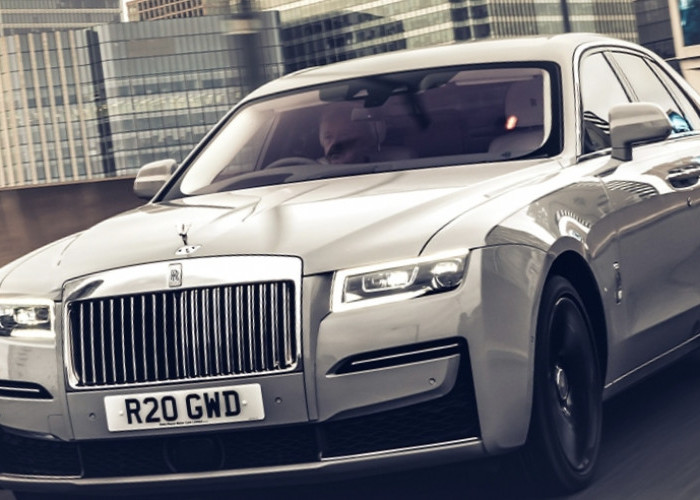 Rolls-Royce Phantom Mobil Super Sport Listrik Mengintip Spesifikasi Melangkah ke Masa Depan Otomotif