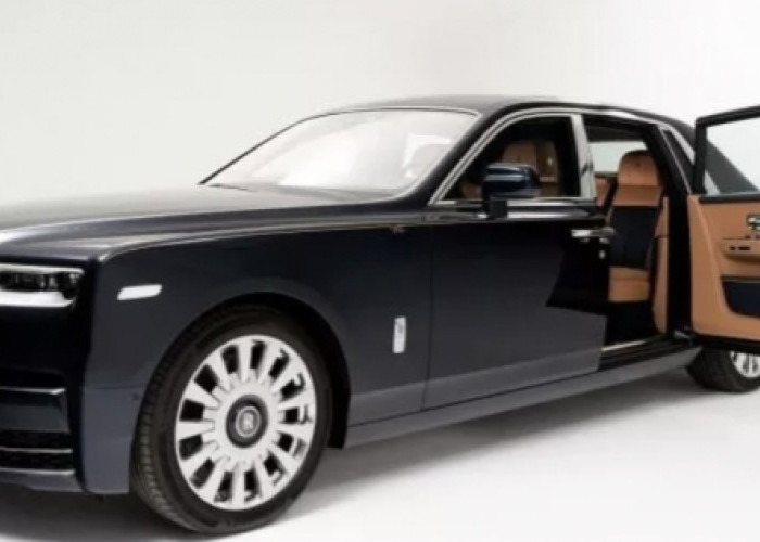 Rolls-Royce Phantom Mobil Super Mewah Produk Inggris Kombinasi Fitur Canggih Teknologi Terdepan