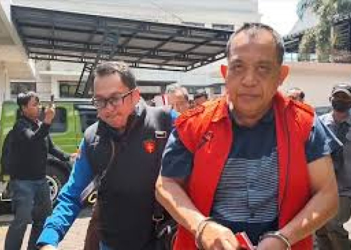  Kadis ESDM Jatim  Ditangkap Jaksa di Bandara, Tersangka Pungli Perizinan