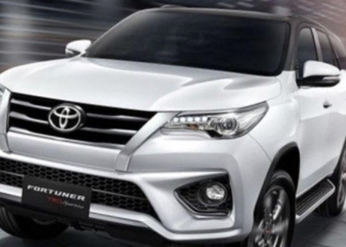 Diprediksi 2024 Mobil  SUV Toyota Fortuner GR Sport Akan Bersaing di Segmen Pasar Otomotif di Bengkulu 