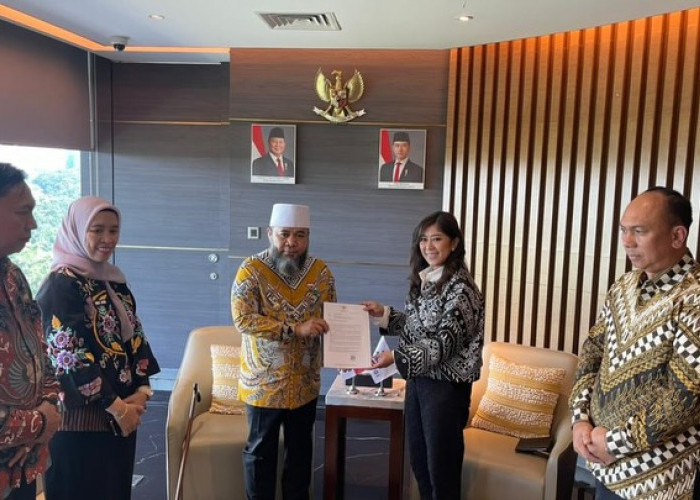   Atasi Blank Spot di 40 Desa Bengkulu, Gubernur Bengkulu Sowan ke Menteri Komdigi