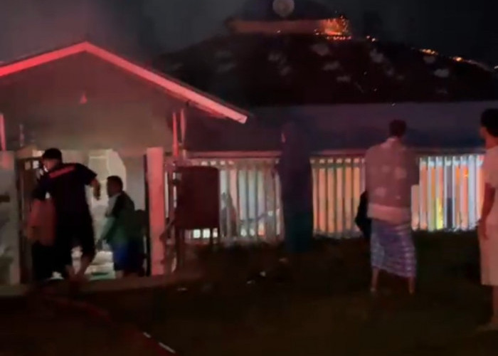  Masjid Nurul Huda di Pajar Bulan Seluma Hangus Terbakar