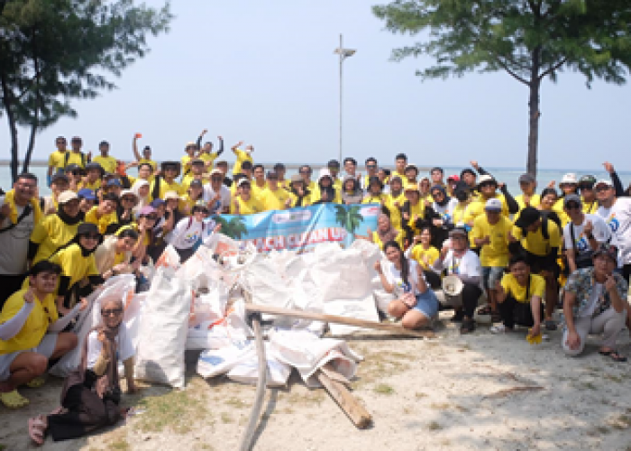  FIFGroup Bersihkan Pulau Pramuka, Ajak Warga Wujudkan Tanpa Sampah