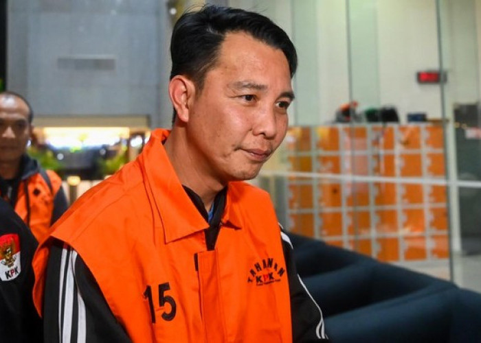  Bupati dan Kadis PU Rejang Lebong resmi Ditahan, Bersama 3 Swasta Pakai Rompi Orange