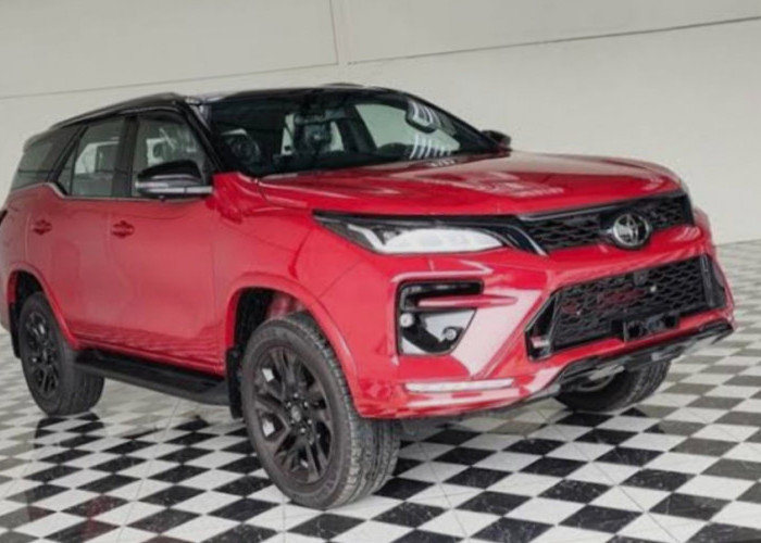 Toyota SUV Fortuner GR Sport 2.8 4WD AT Red, Mobil Premium Desain Canggih dan Gagah Memikat Pecinta Otomotif