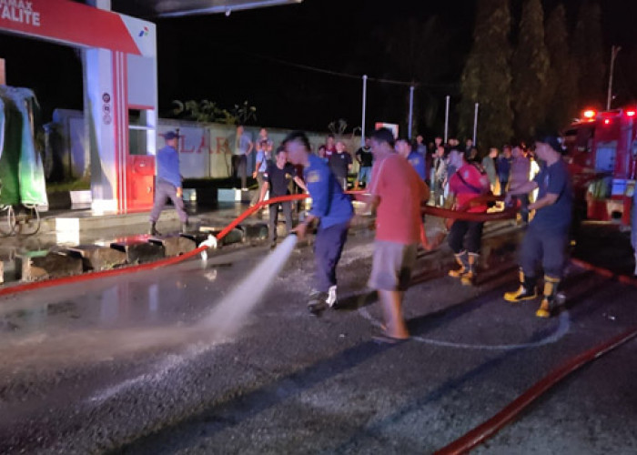 Suzuki Thunder Terbakar di SPBU Tanjung Raman,Warga Panik
