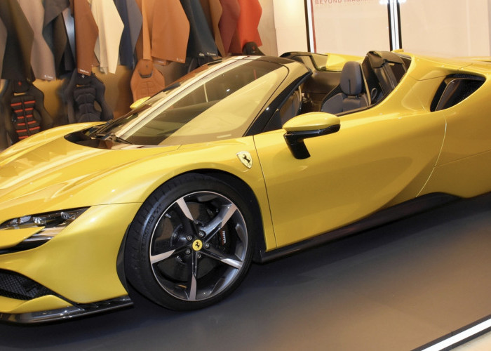 Mobil Mewah Ferrari Sport Performa Tinggi Produksi Italia Incaran Para Jutawan Pencinta Otomotif