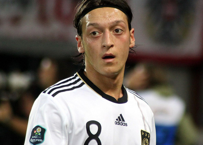 Perjalanan dan Prestasi Mesut Özil dalam Mengukir Sejarah di Dunia Sepak Bola