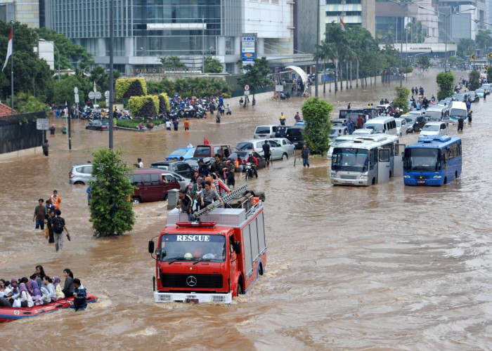 Banjir Masih Terjadi di 125 RT dan 14 Ruas Jalan di Jakarta