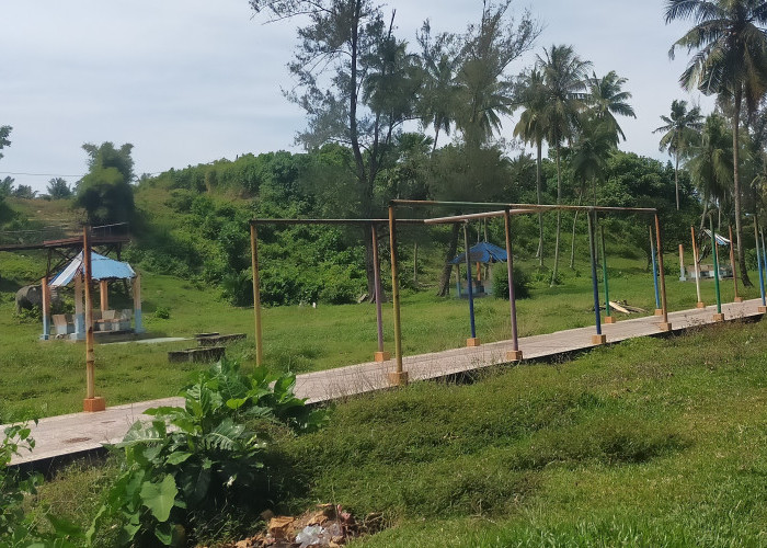 Fasilitas Pantai BS Memprihatinkan, Penghasilan Pedagang Turun Drastis