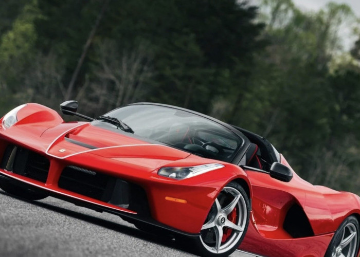 Mengintip Keunggulan Mobil Mewah Ferrari Kombinasi Kecepatan dan Teknologi Canggih