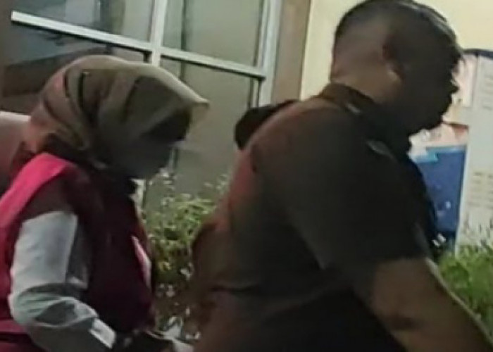 Ditetapkan Tersangka,Ketua KPU BS Ditahan Jaksa