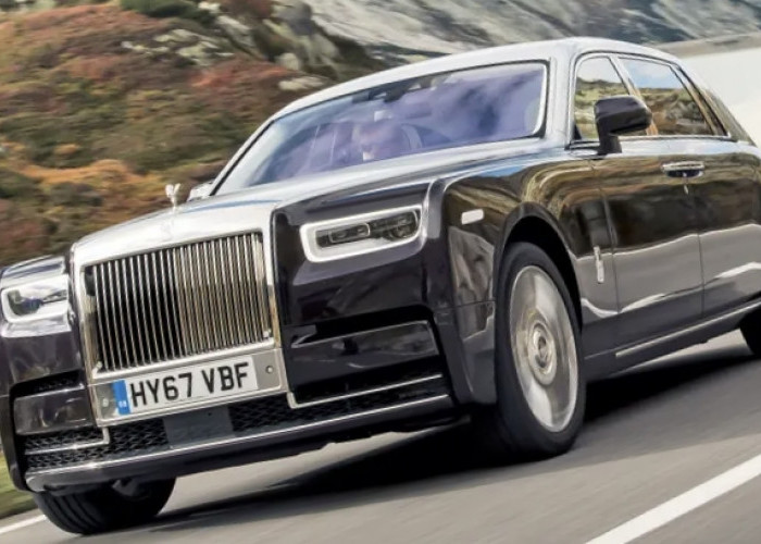 Rolls-Royce Phantom Mengulang Kemewahan dengan Elegansi yang Mengesankan Tampil Memukau