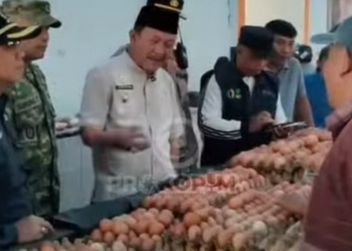 Pastikan Stabilitas Harga Sembako, Wabup BS Yevri Sudianto Pantau Operasi Pasar
