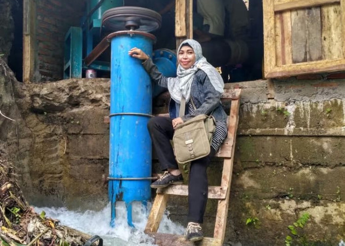 Motor Bekas Rp200 Ribu Disulap Jadi Generator, Dosen UMSU Bawa Energi Terbarukan ke Desa