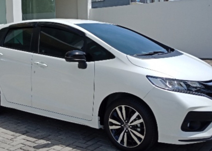 Honda Jazz Primadona Hatchback dengan Desain Canggih dan Harga Stabil di Pasar Otomotif